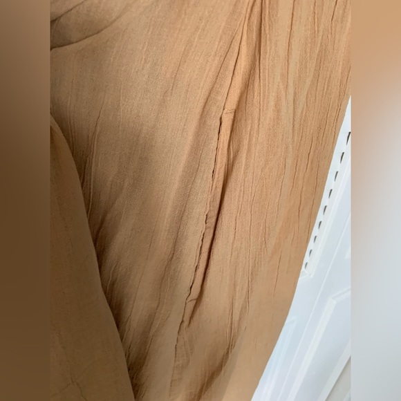 NWT Tan Waist Defined Puff Sleeves w/ Tie Back- Small - Picture 7 of 14